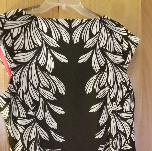 Dress - Picture 3 of 6